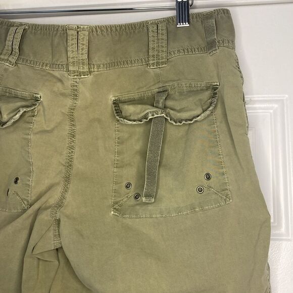 Old Navy Faded Green Bermuda Cargo Shorts Size 12 - Picture 7 of 9